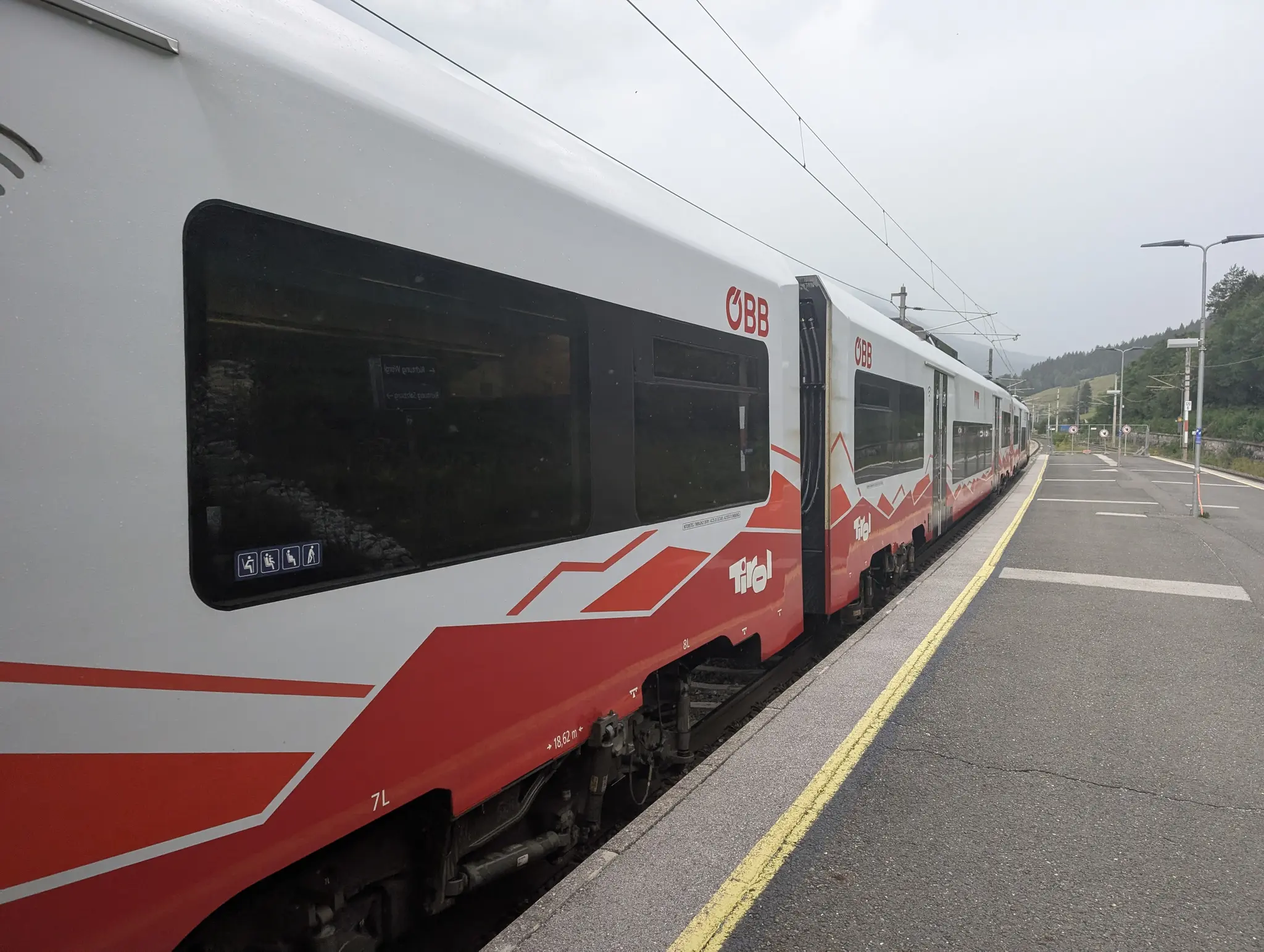 Photo of a Desiro ML train with ÖBB and Tyrol-specific design.